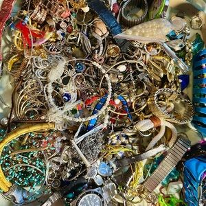 VINTAGE/COSTUME JEWELRY LOT 3 LBS
